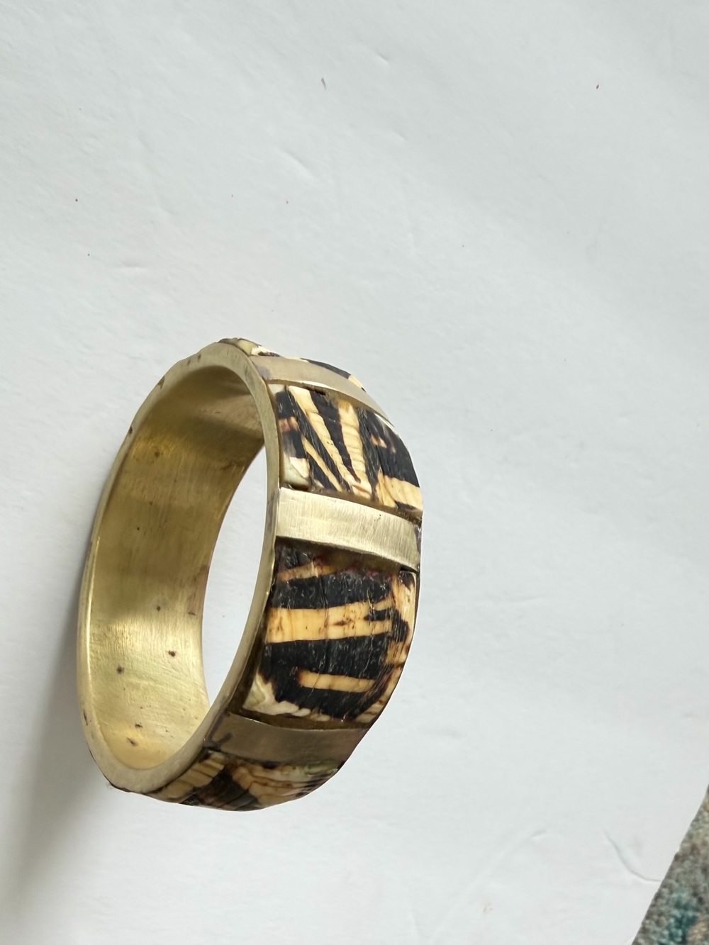 Vintage African Tortoise Inlay Brass Bangle Bracelet - Brown & Black
